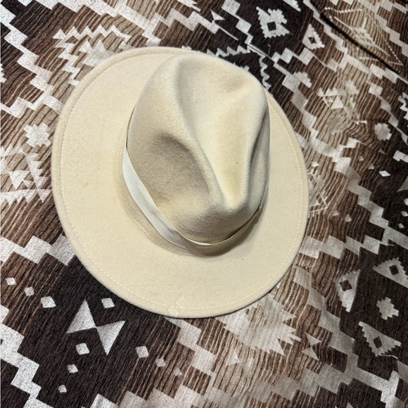 Beige Hat - Picture 3 of 4